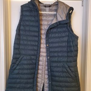Mountain Hardware women's down vest XL - long